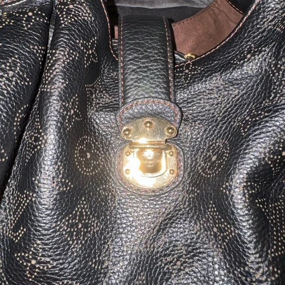 Louis Vuitton Black Shoulder Bag with Gold Accents - Picture 2 of 4